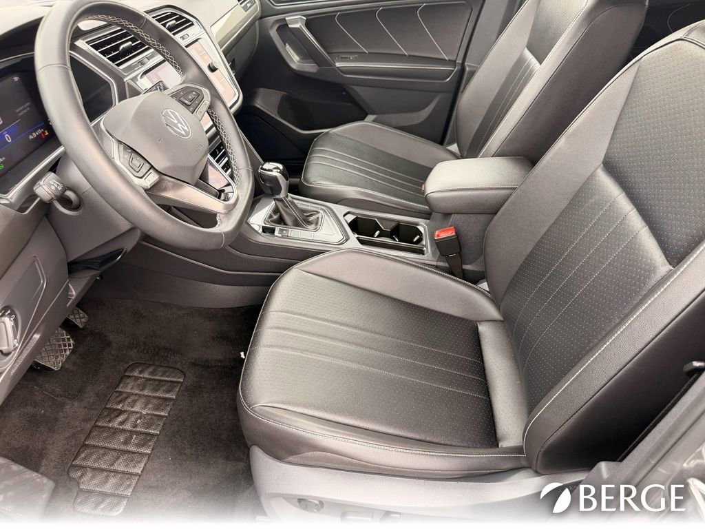 Used 2022 Volkswagen Tiguan SE image 17