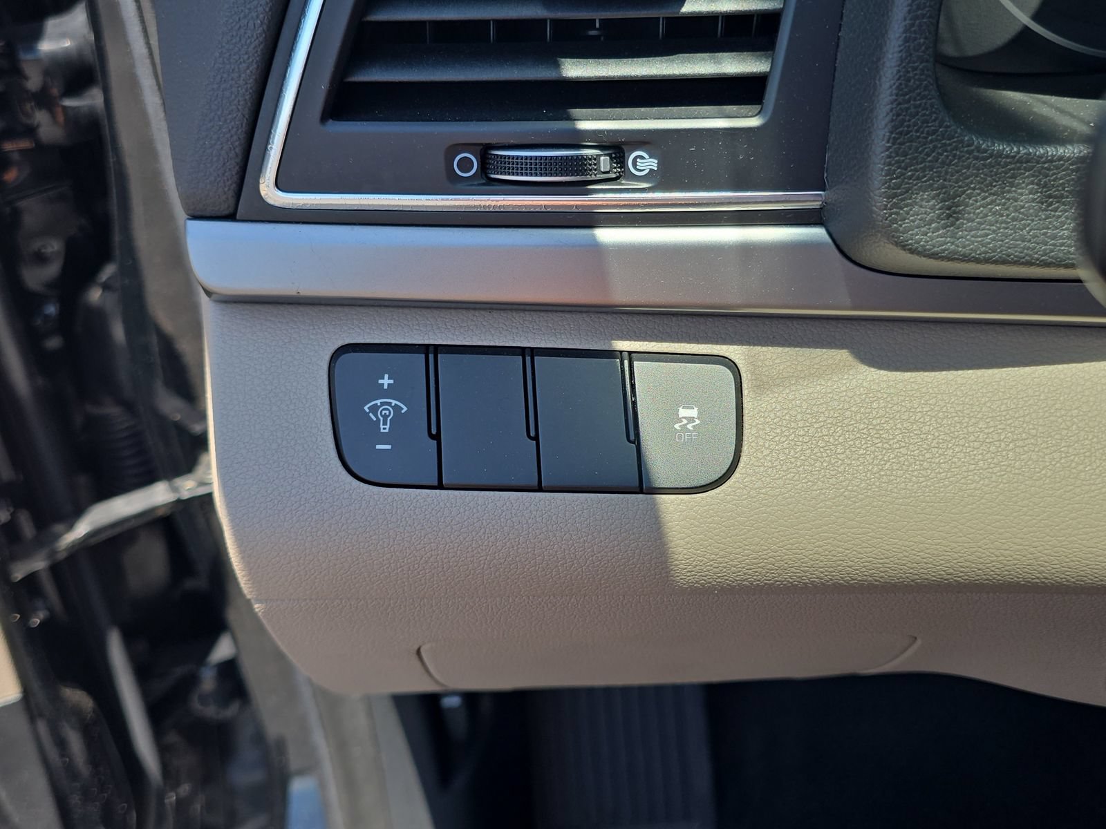 Used 2017 Hyundai Elantra SE FWD image 20