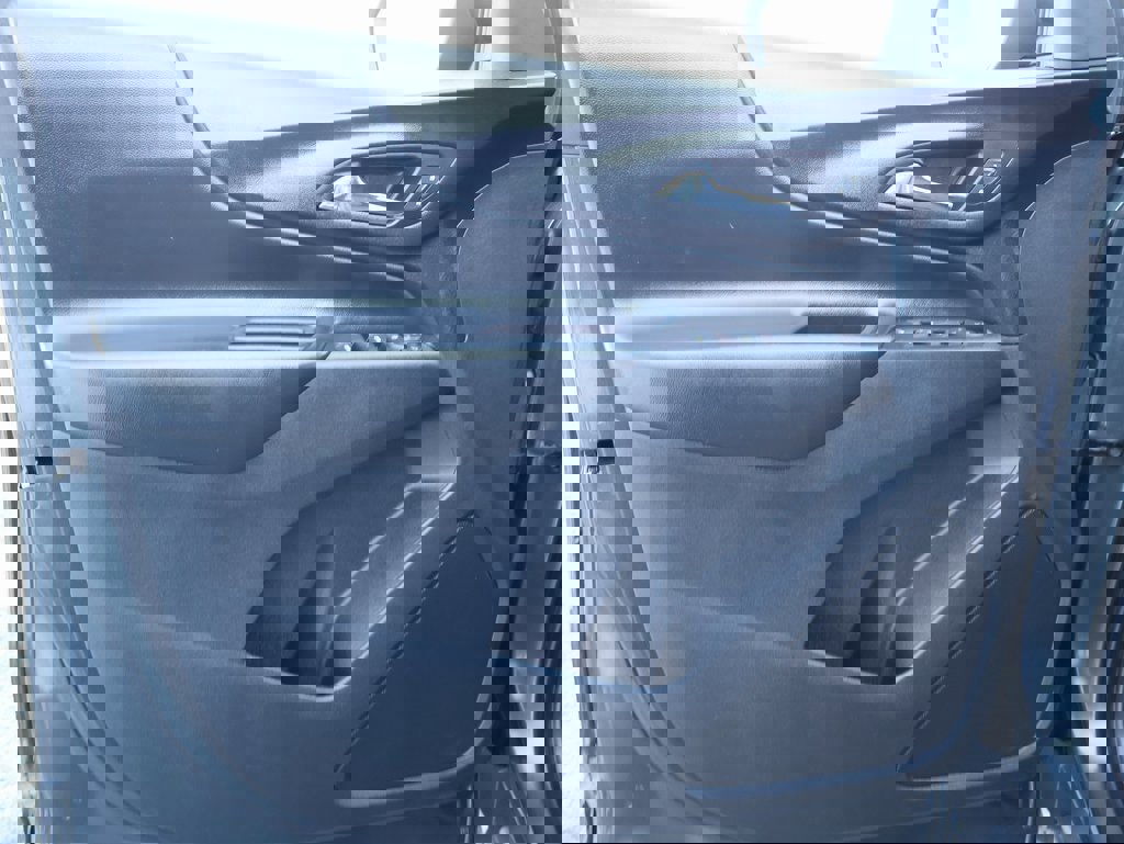 Used 2021 Chevrolet Equinox LT image 21