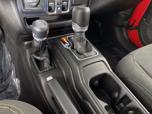 Used 2026 Jeep Wrangler Unlimited Sahara AWD/4WD image 31