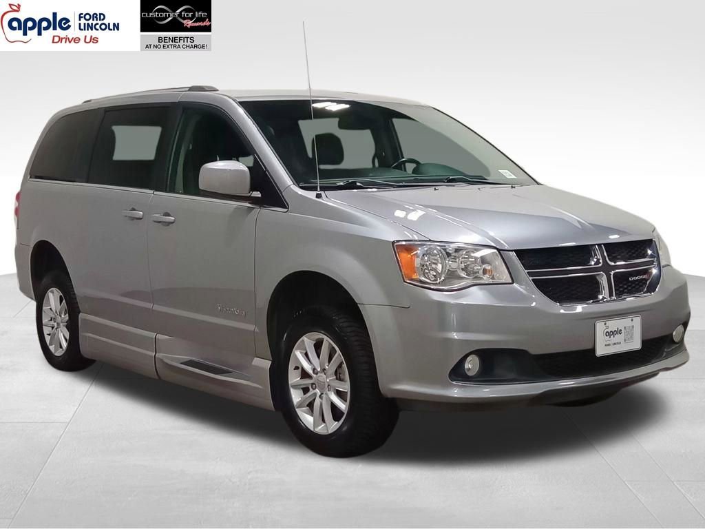 Used 2018 Dodge Grand Caravan SXT FWD image 1