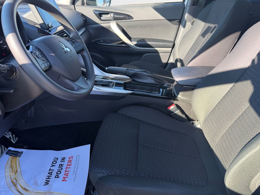 Used 2022 Mitsubishi Eclipse Cross LE image 12