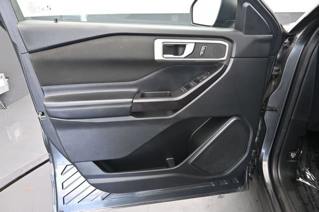 Used 2020 Ford Explorer XLT AWD/4WD image 17
