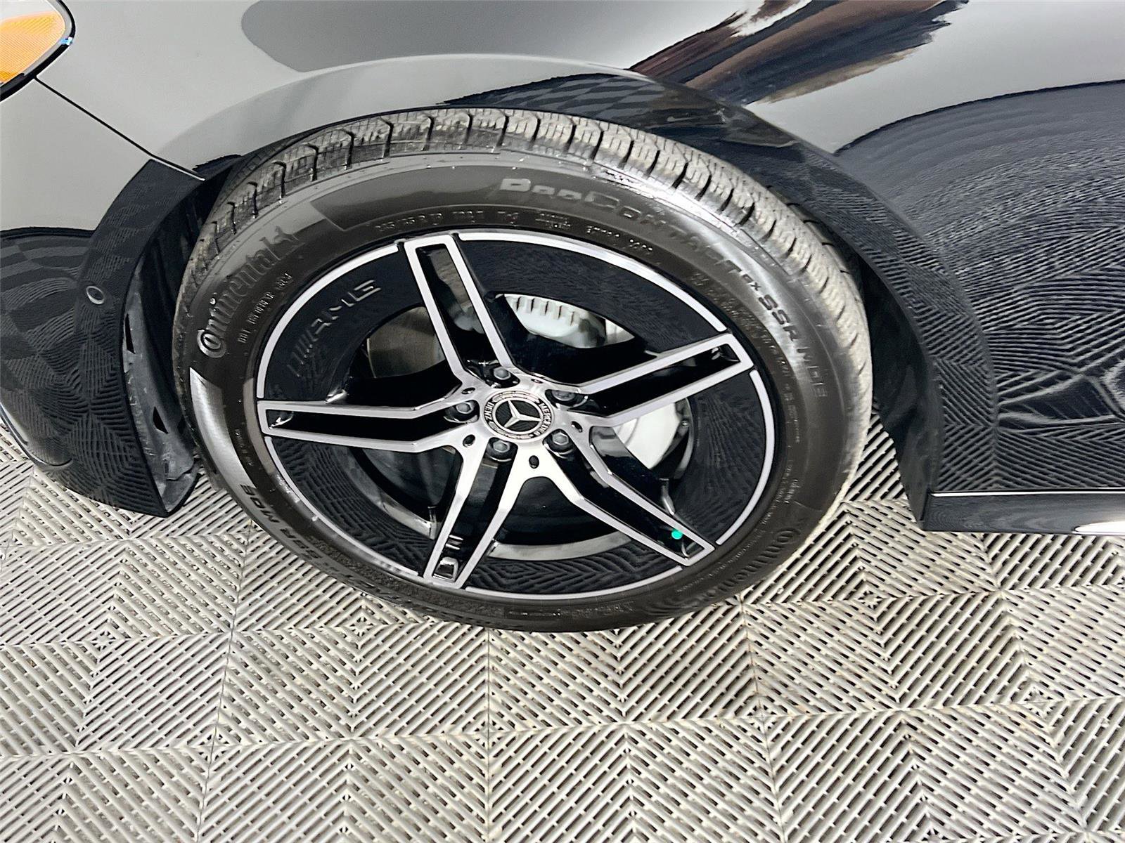 Used 2025 Mercedes-Benz E 350 4MATIC Sedan image 31