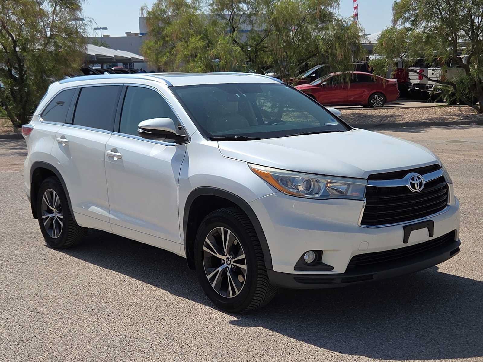 Used 2016 Toyota Highlander XLE AWD/4WD video 2