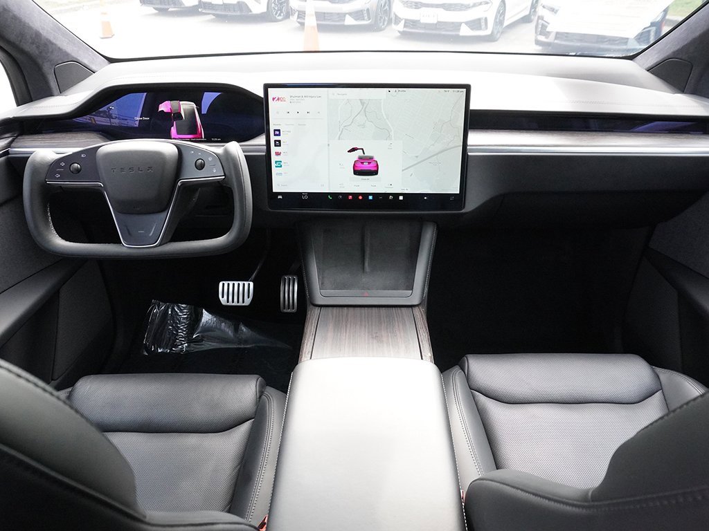 Used 2022 Tesla Model X image 45