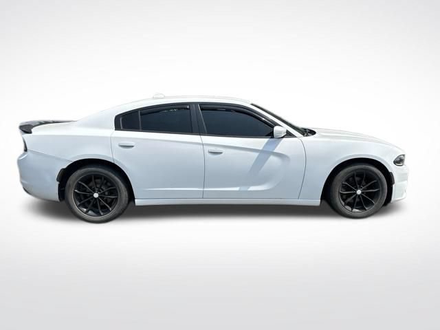 Used 2018 Dodge Charger SXT Plus RWD image 2
