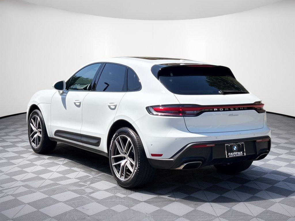 Used 2023 Porsche Macan AWD/4WD image 3