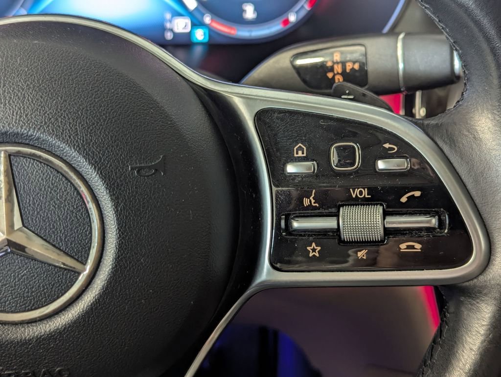 Used 2021 Mercedes-Benz GLC 300 image 39