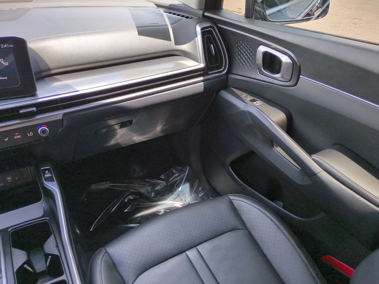 Certified 2024 Kia Sorento S w/ Panoramic Sunroof Package FWD image 17