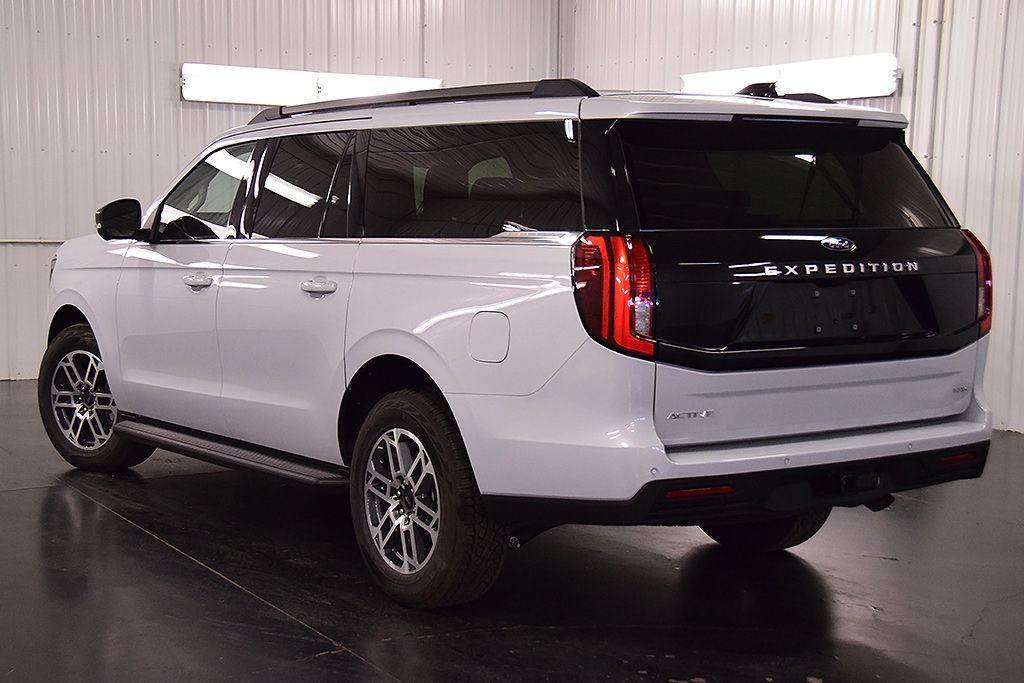 Used 2026 Ford Expedition Max Active AWD/4WD image 5