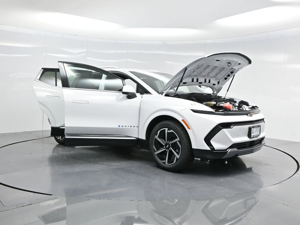 Used 2025 Chevrolet Equinox EV LT w/ Convenience Package image 44