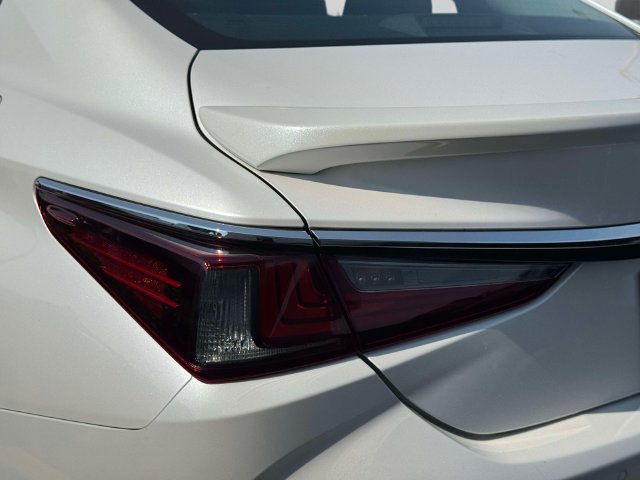 Certified 2020 Lexus ES 350 w/ Premium Package FWD image 14