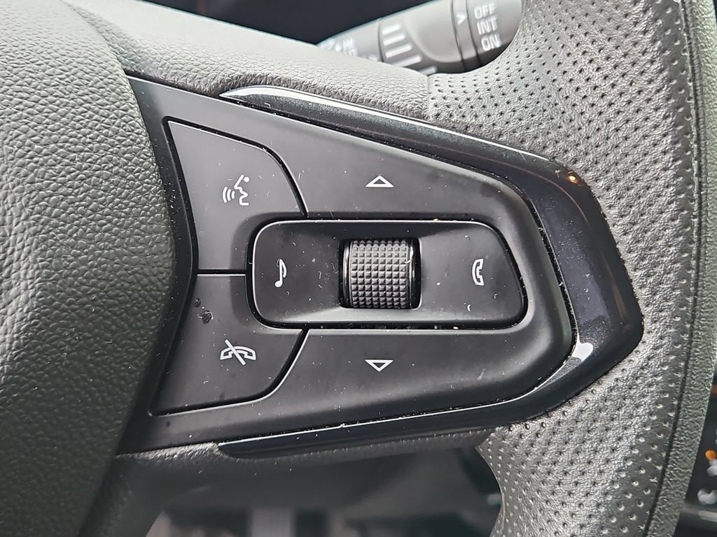 Used 2025 Chevrolet Trax LT FWD image 27