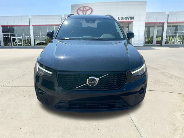 Used 2023 Volvo XC40 B5 Plus w/ Protection Package Premier AWD/4WD image 8
