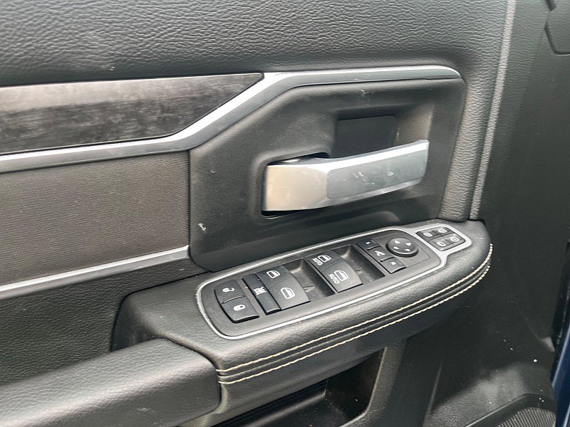 Used 2024 RAM 2500 Big Horn w/ Sport Appearance Package image 12