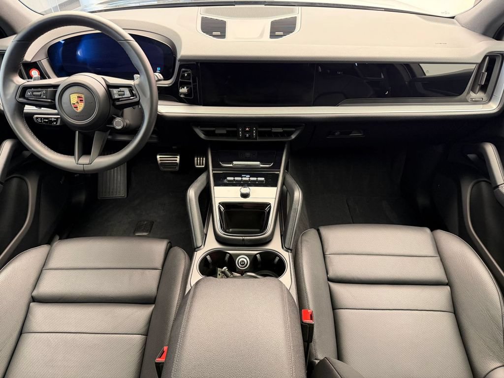 Used 2025 Porsche Cayenne S AWD/4WD image 14