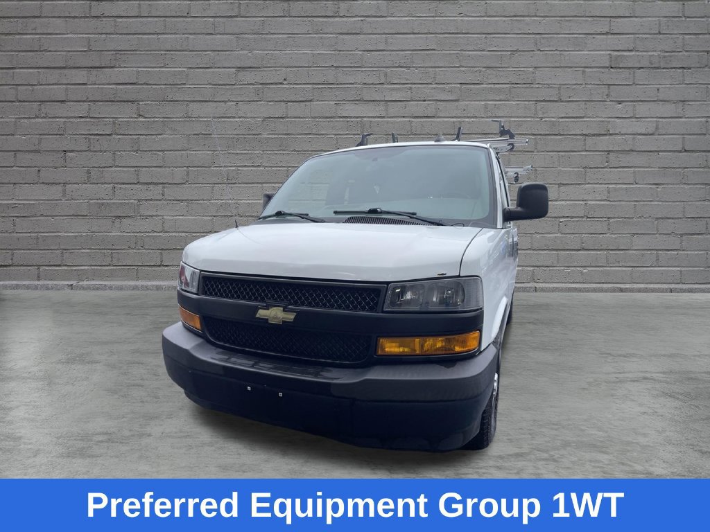 Used 2018 Chevrolet Express 2500 RWD image 4