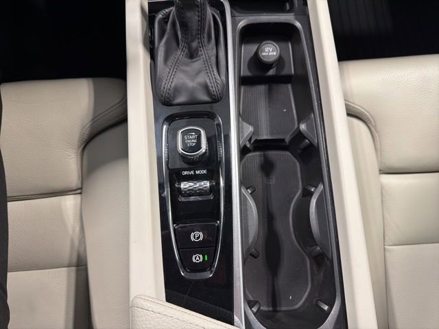 Used 2019 Volvo XC60 T5 Inscription w/ Protection Package image 22