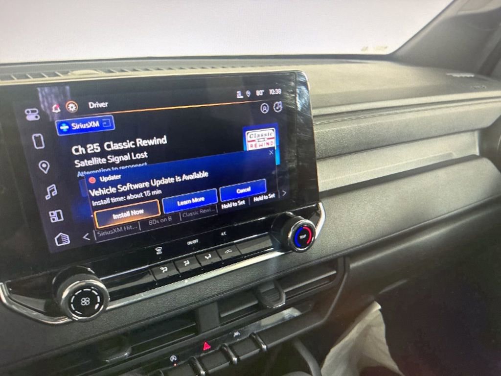 Used 2024 Chevrolet Colorado W/T image 10