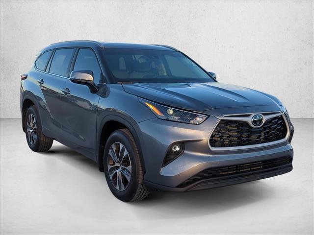 Certified 2026 Toyota Highlander XLE image 3