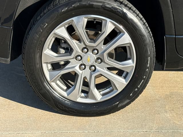 Used 2019 Chevrolet Traverse Premier w/ Driver Confidence II Package FWD image 9