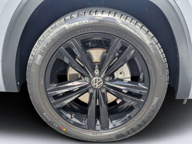 Used 2023 Volkswagen Atlas Cross Sport SEL R-Line AWD/4WD image 12