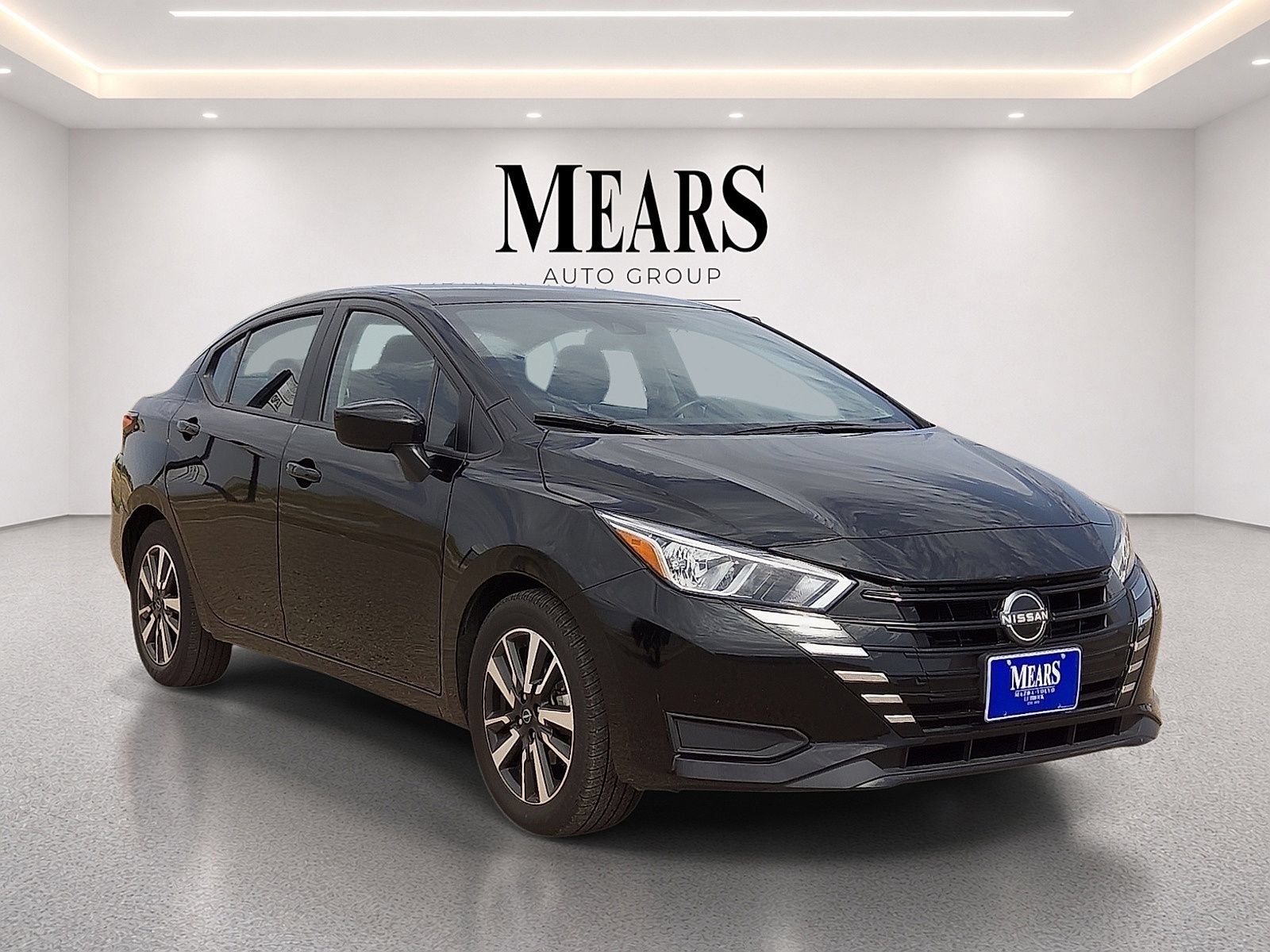 Used 2024 Nissan Versa SV FWD image 7