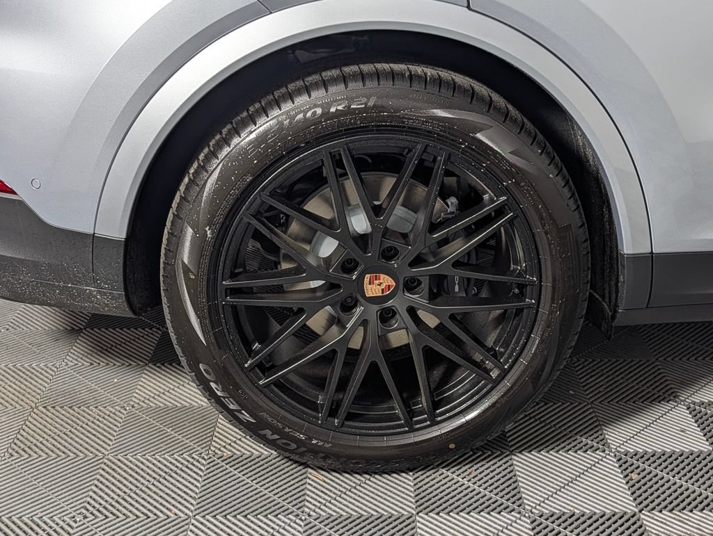 New 2026 Porsche Cayenne Coupe AWD/4WD image 13