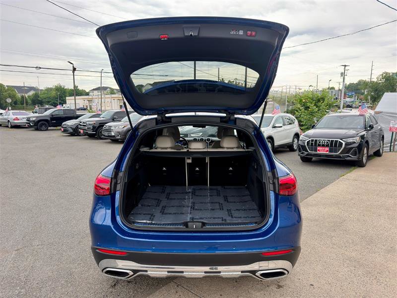 Used 2026 Mercedes-Benz GLC 300 4MATIC image 4