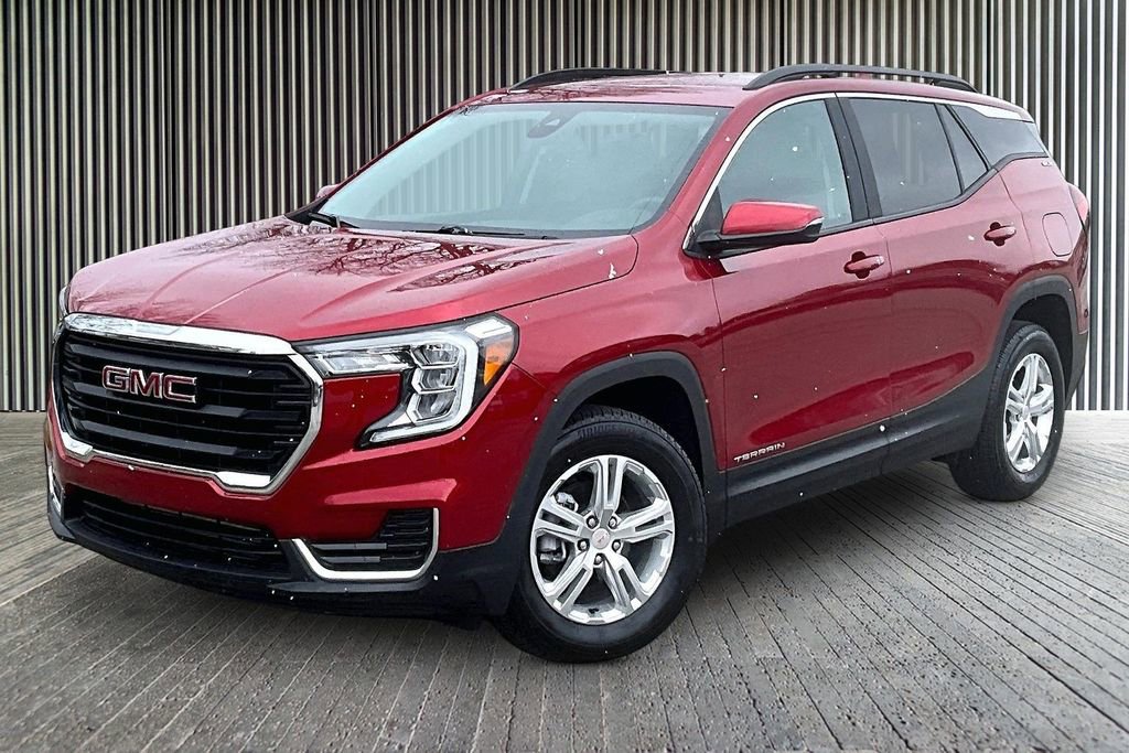 Used 2024 GMC Terrain SLE w/ Driver Convenience Package image 13