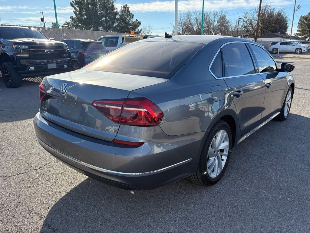 Used 2018 Volkswagen Passat 2.0T SE image 4