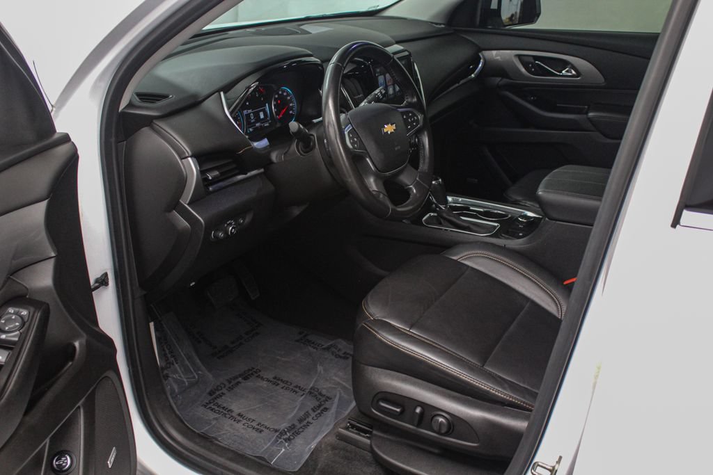 Used 2019 Chevrolet Traverse LT w/ LT Premium Package AWD/4WD image 15