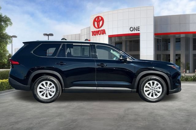 Used 2024 Toyota Grand Highlander XLE image 3
