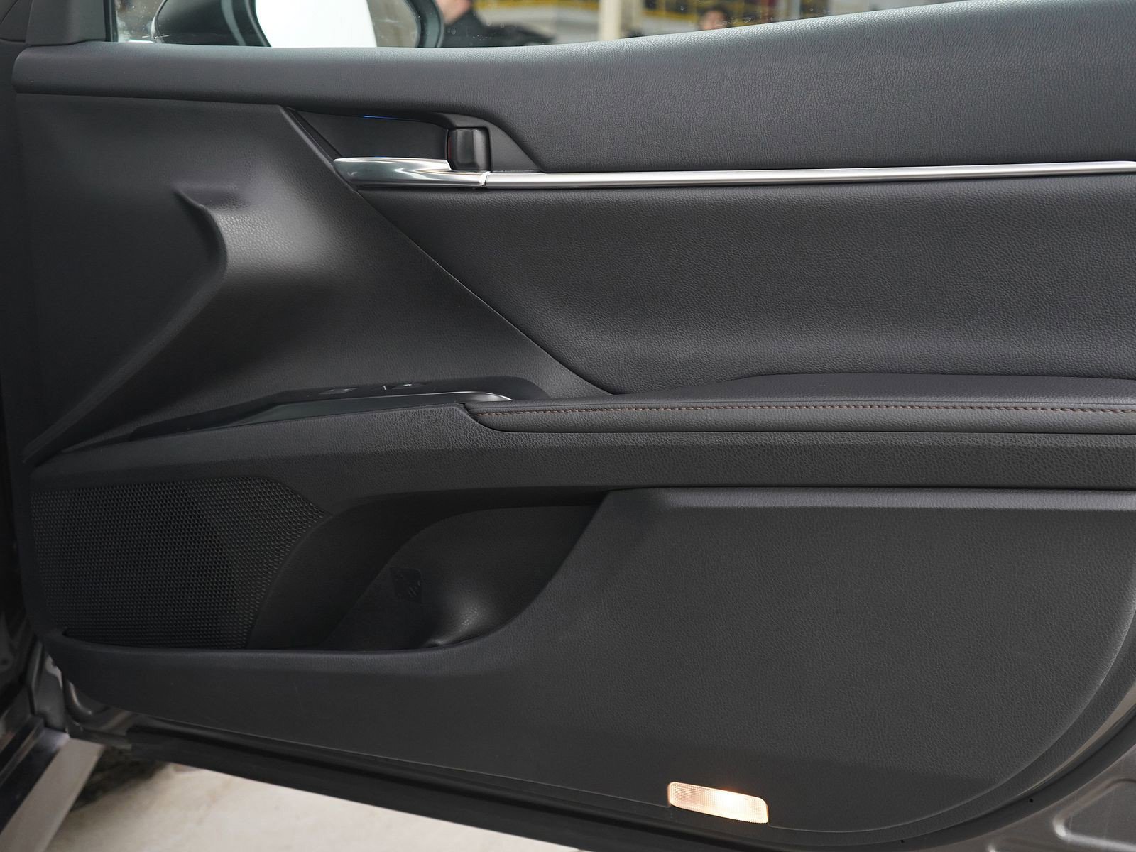 Used 2020 Toyota Camry XLE image 9