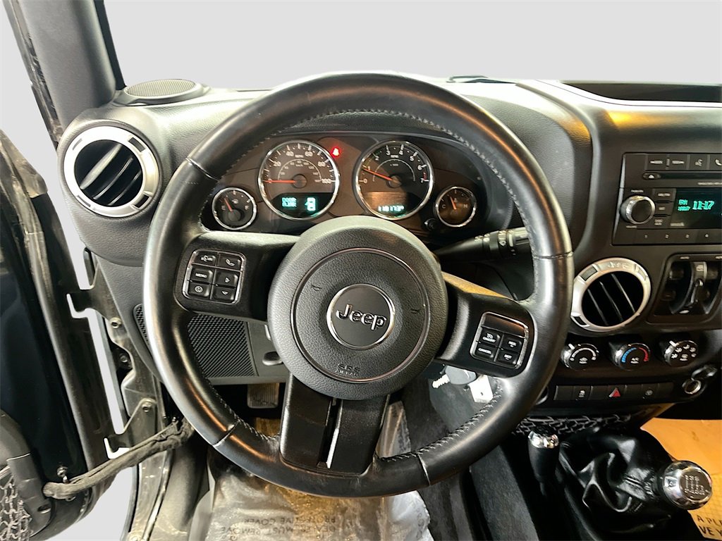 Used 2016 Jeep Wrangler Unlimited Sahara w/ Connectivity Group image 10