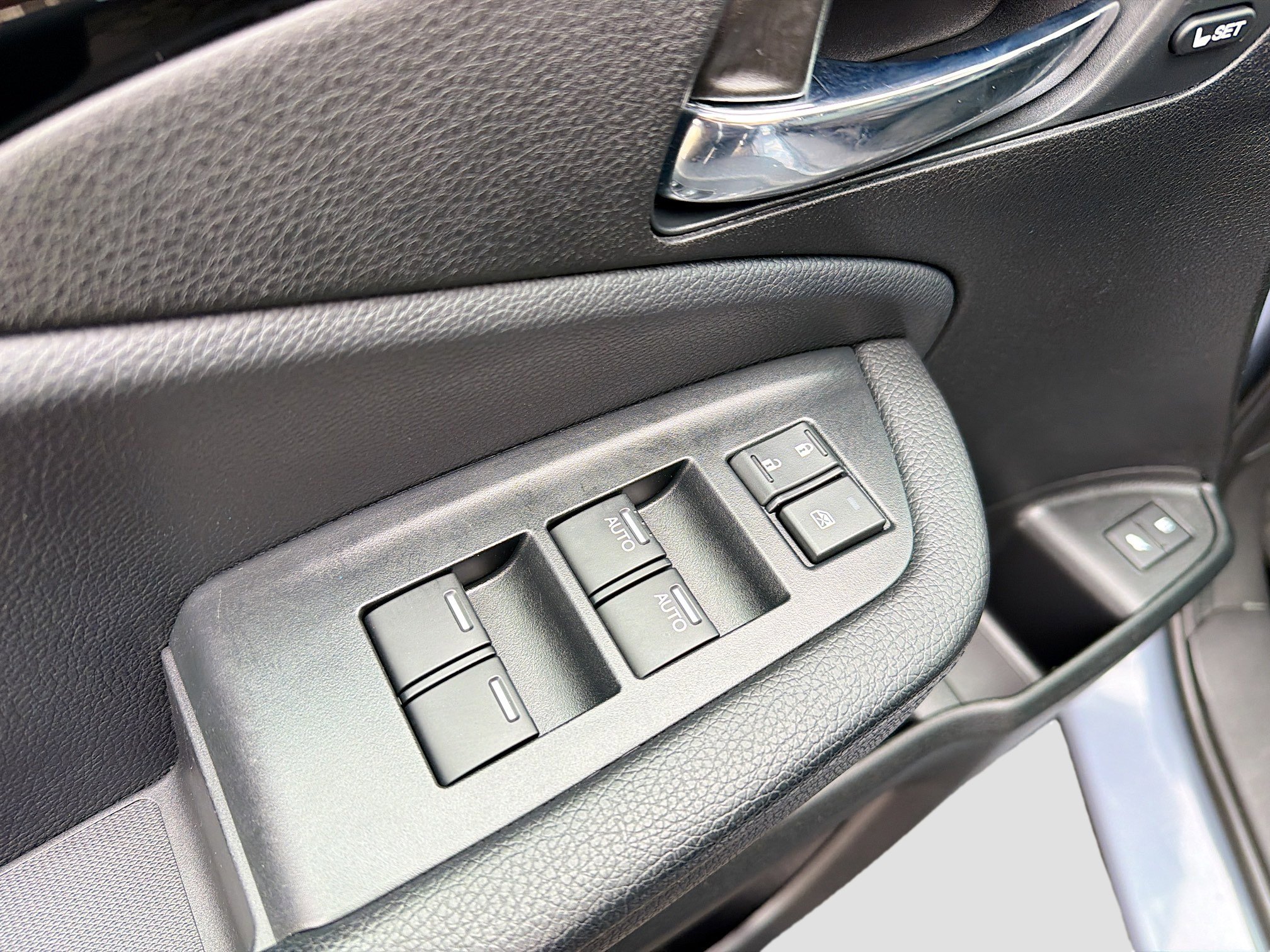 Used 2022 Honda Pilot Touring image 8