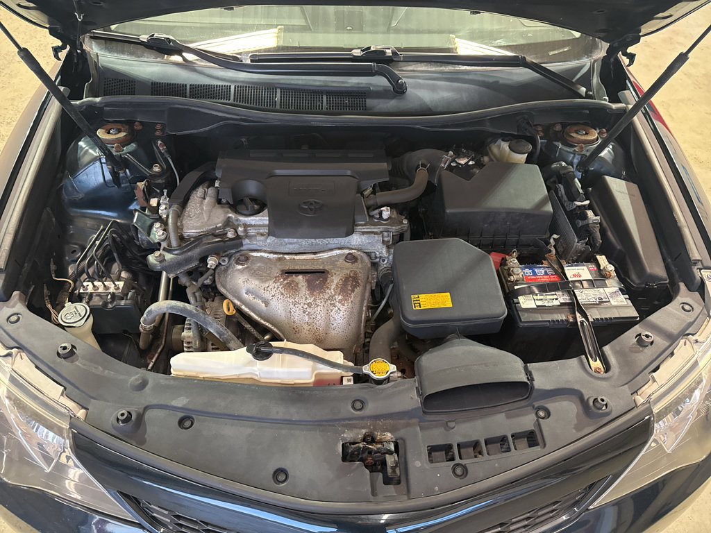 Used 2014 Toyota Camry SE FWD image 33