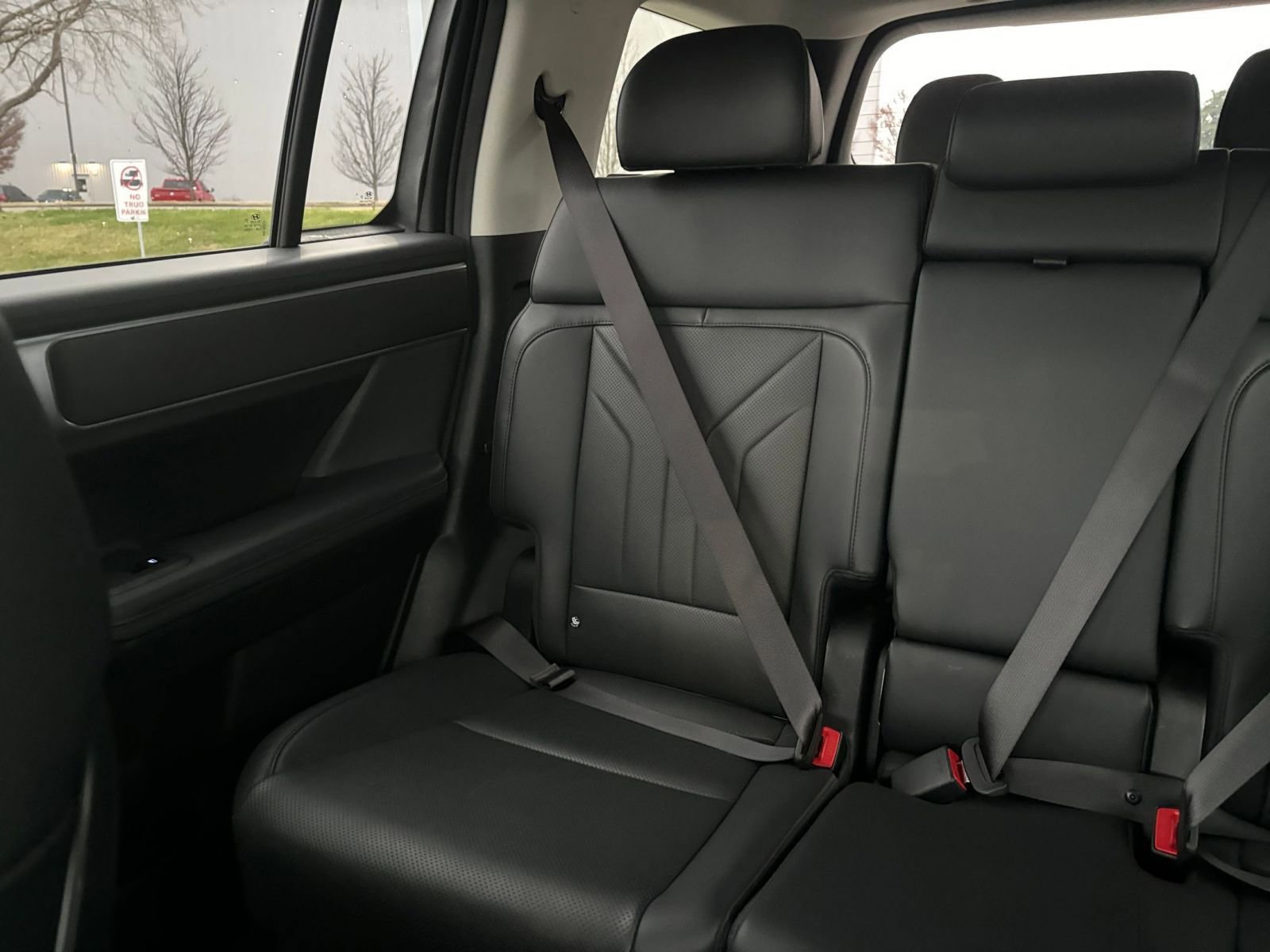 Used 2025 Hyundai Santa Fe SEL image 40