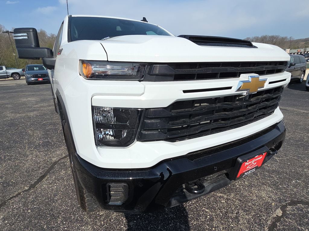 Used 2025 Chevrolet Silverado 2500 Custom w/ Custom Value Package image 12