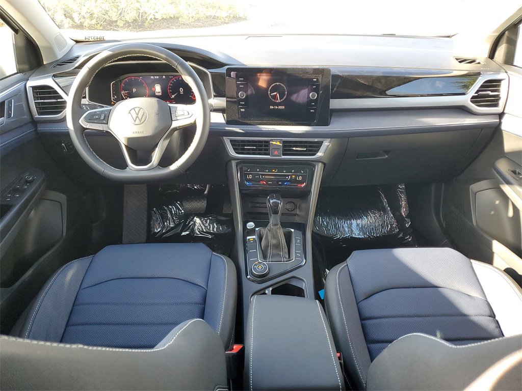 New 2025 Volkswagen Taos SEL image 6