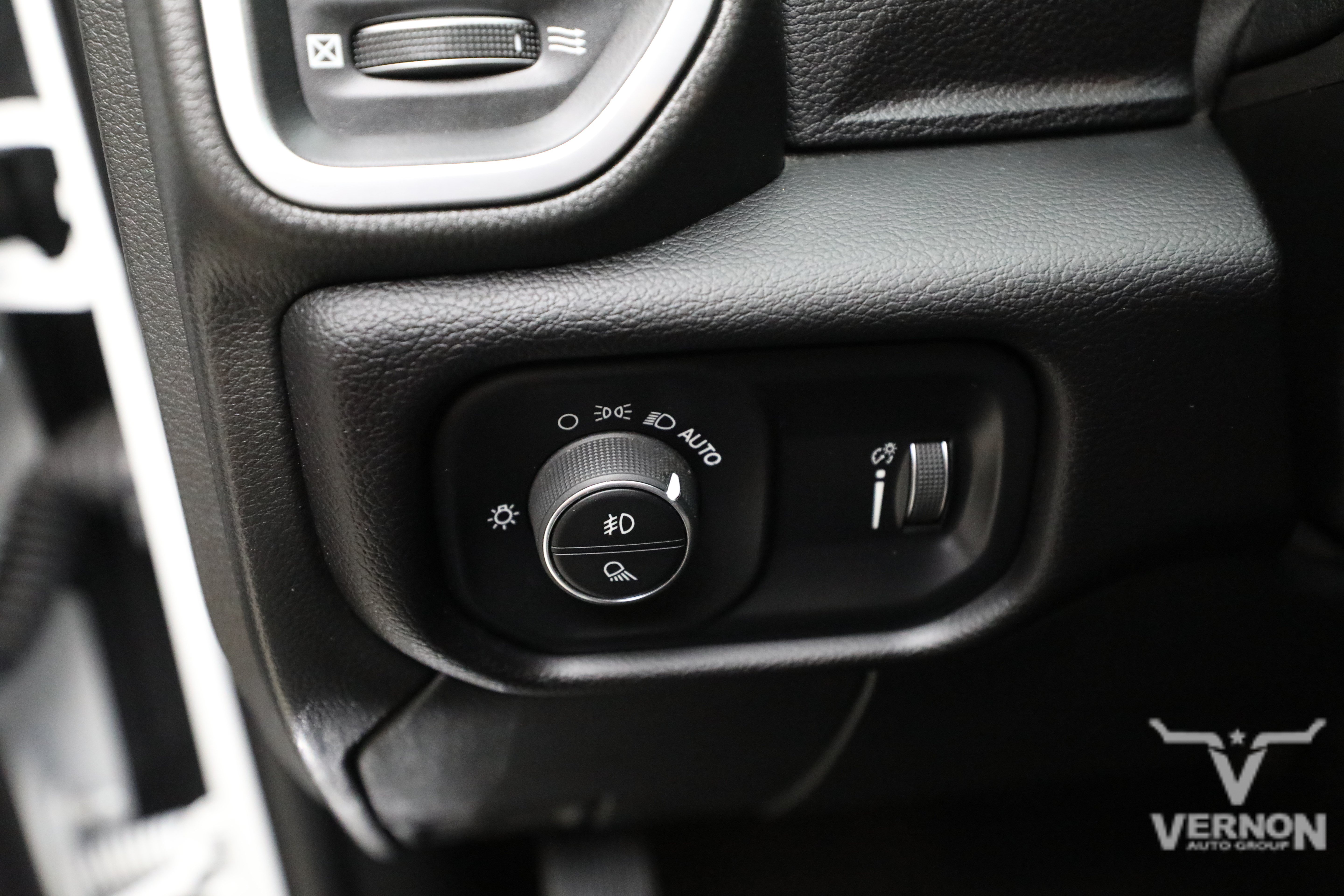 Used 2024 RAM 3500 Big Horn AWD/4WD image 16