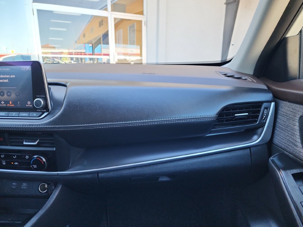 Used 2023 Nissan Rogue S FWD image 19