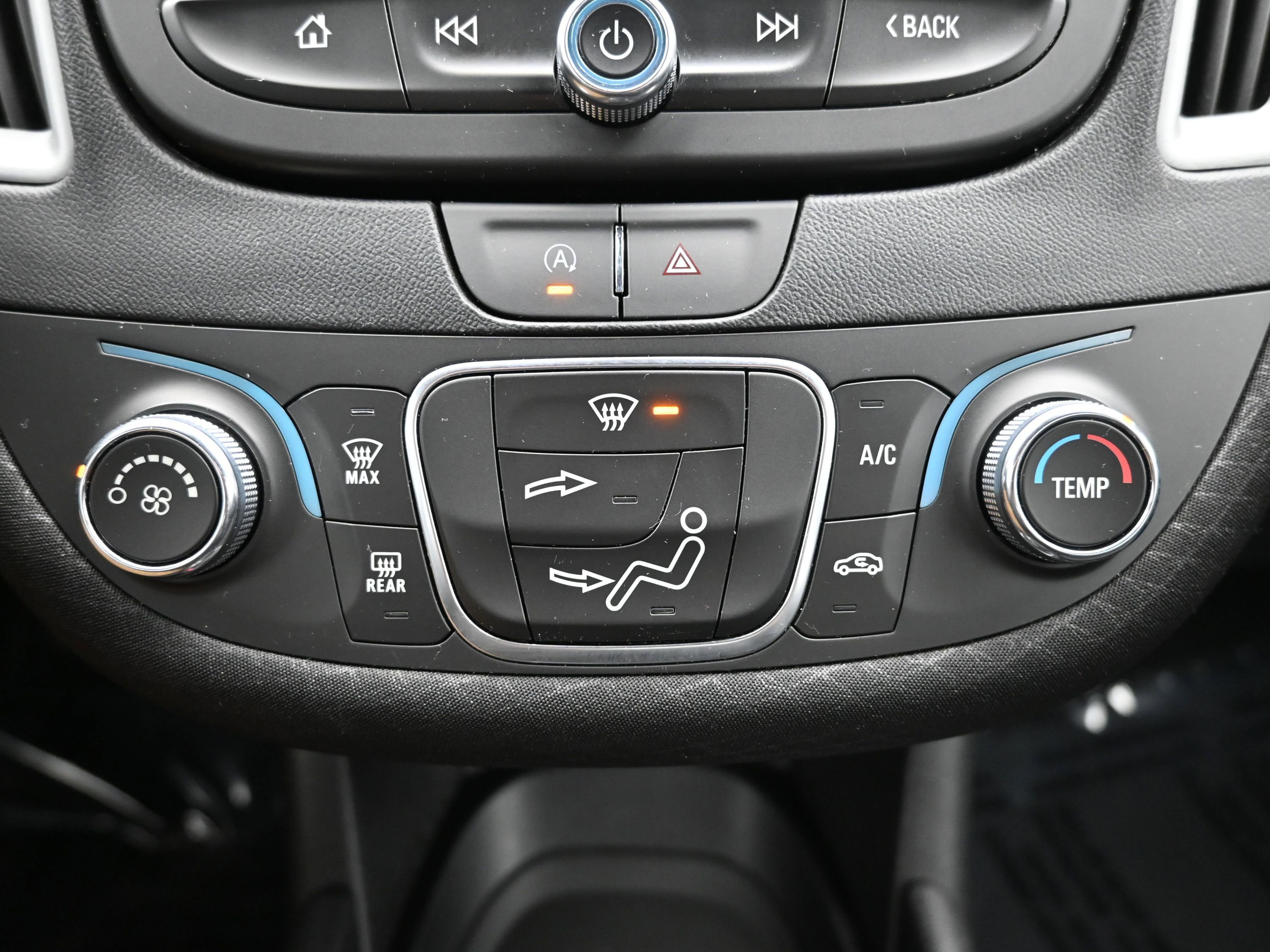 Used 2024 Chevrolet Malibu LS FWD image 17