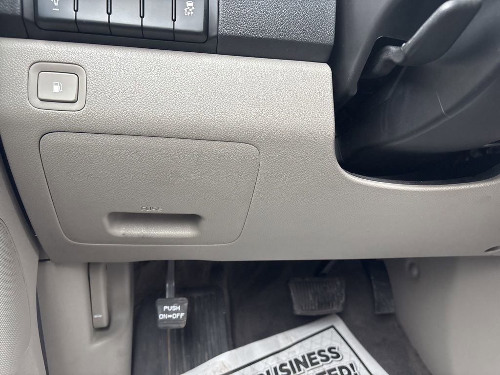 Used 2021 Kia Sedona LX image 48