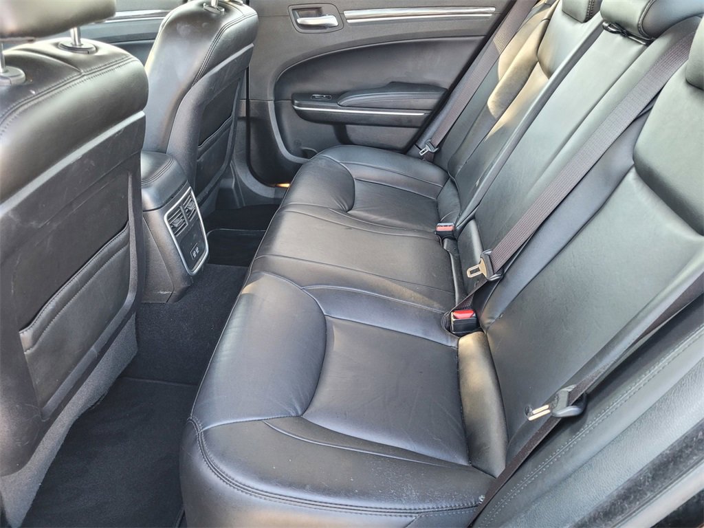 Used 2022 Chrysler 300 Touring L image 10