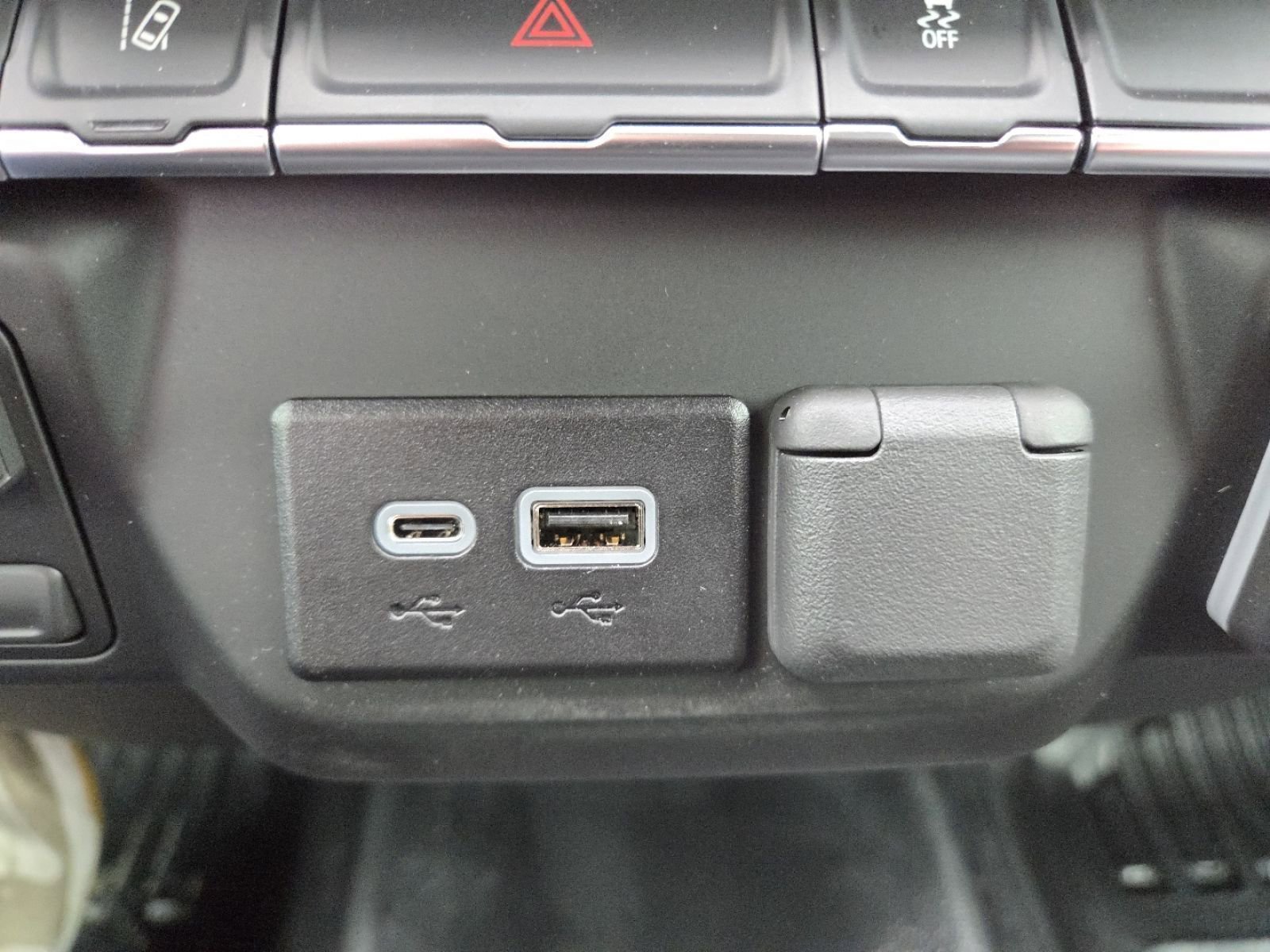 New 2026 GMC Sierra 3500 Pro w/ Convenience Package image 7