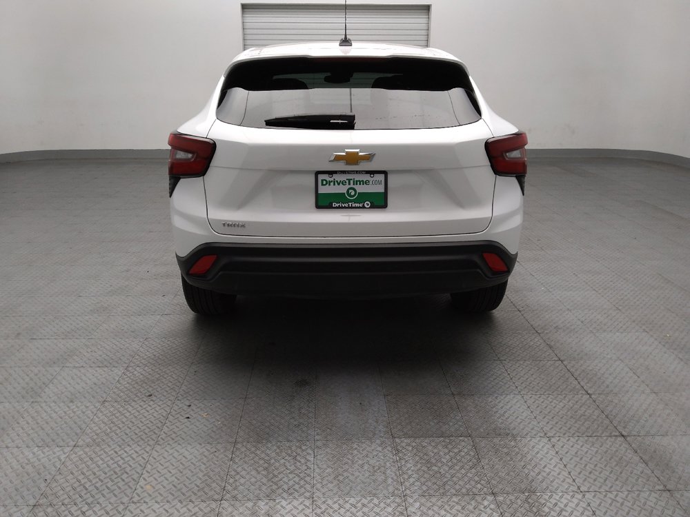 Used 2025 Chevrolet Trax LS FWD image 6