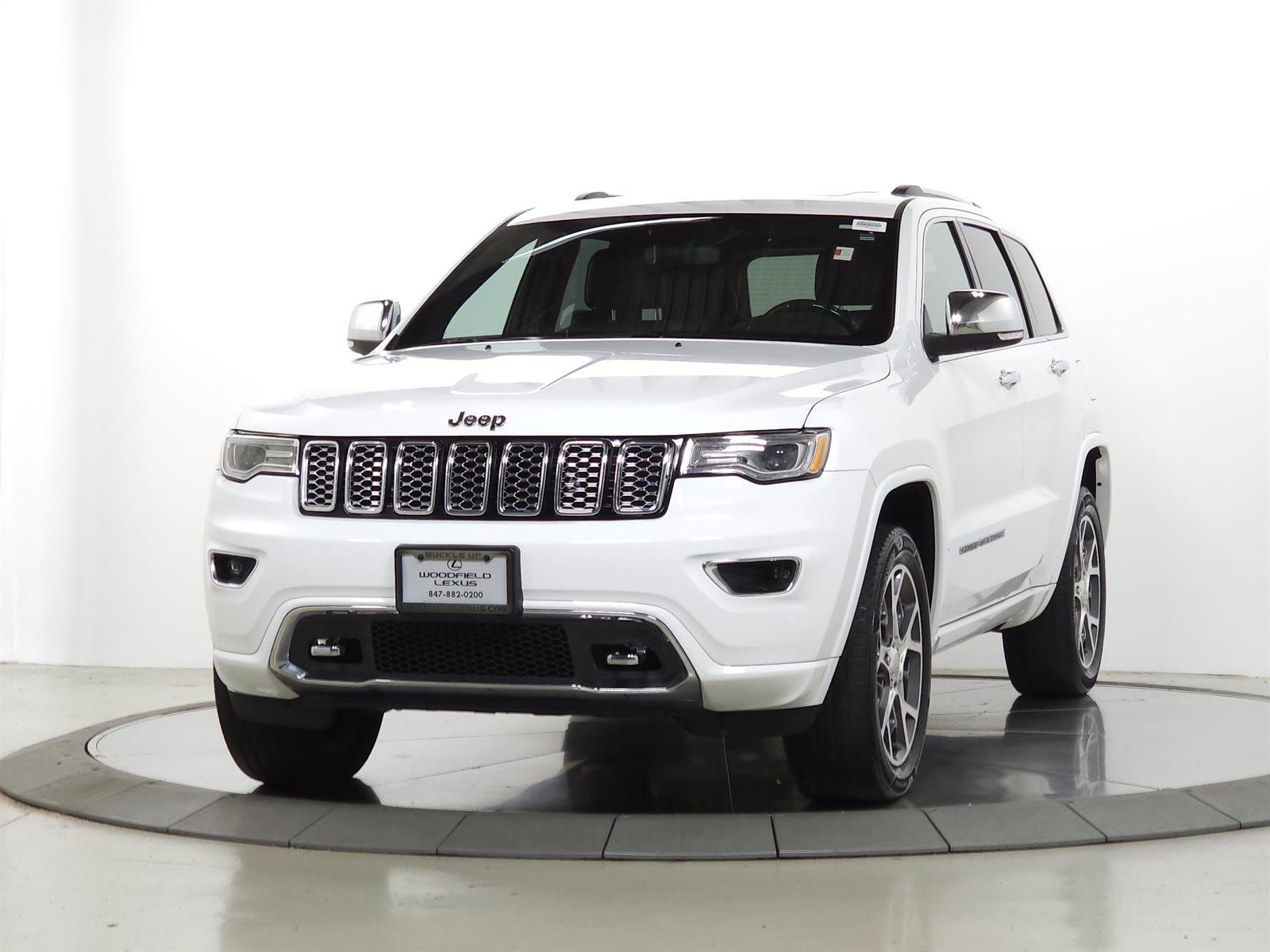 Used 2019 Jeep Grand Cherokee Overland AWD/4WD image 3