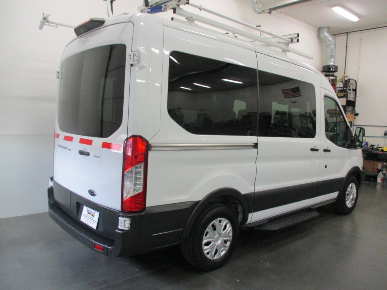 Used 2018 Ford Transit 150 XLT image 7